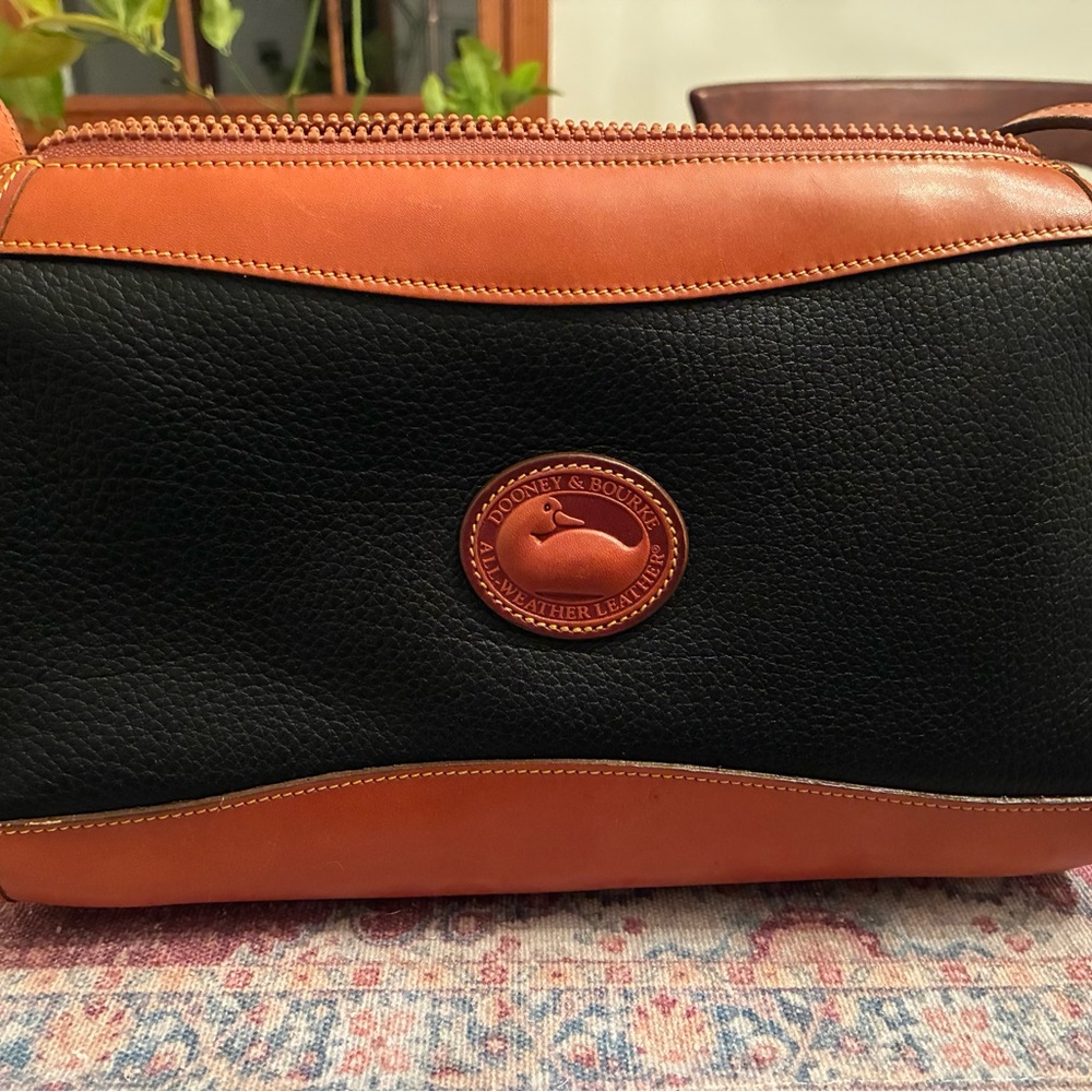 Vintage Dooney & Bourke Black and Tan Leather Bag